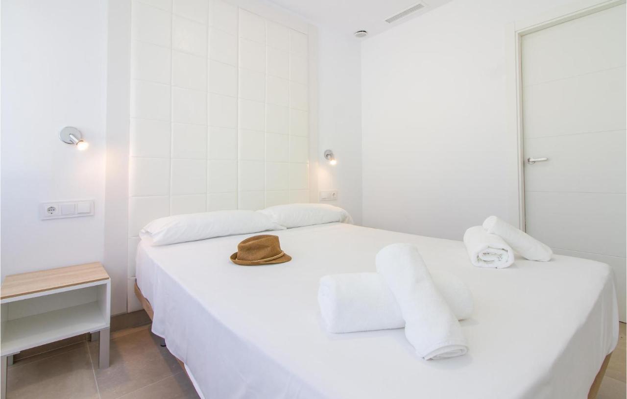 Apartamento 3 Bedroom Gorgeous In *